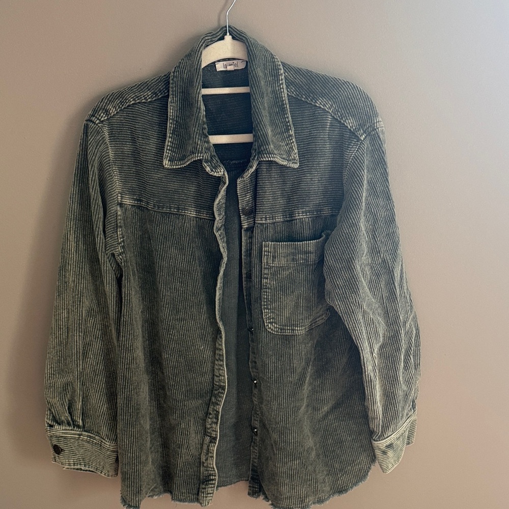 Green weathered shacket